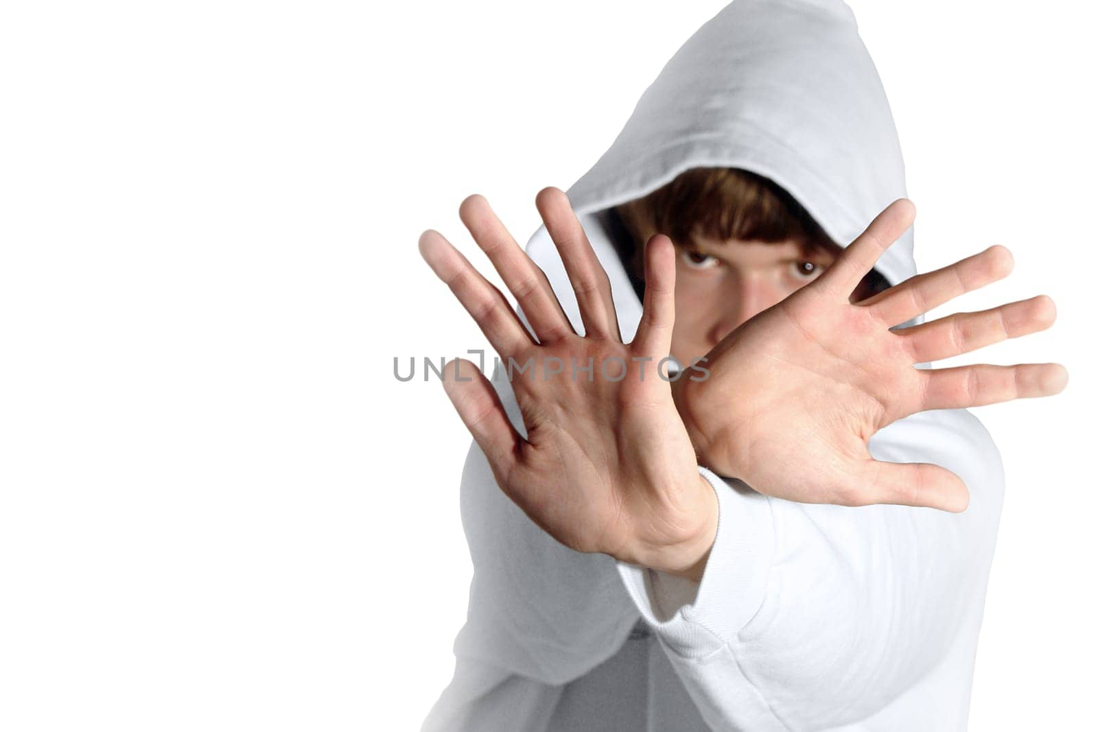 Teenager fends off attackers