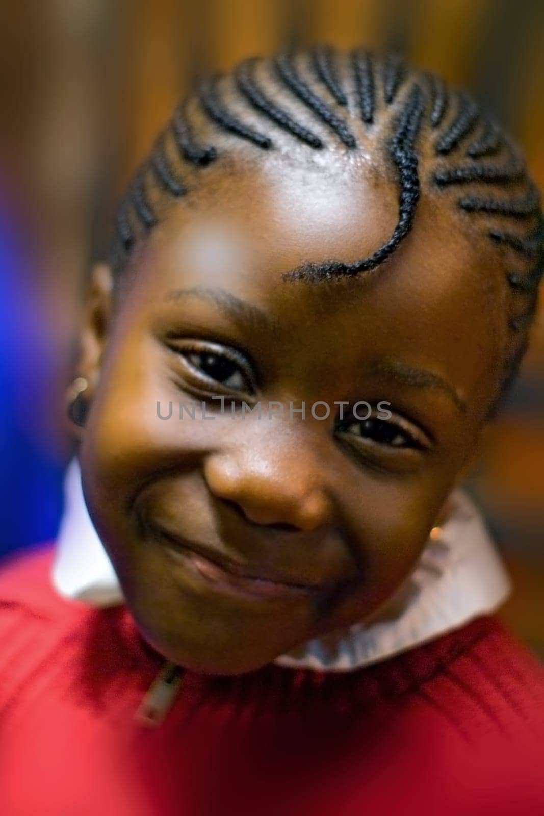 Braids play a major role in African girls and women. They spend a lot of time braiding braids. to be braided. Certain hairstyles can mean hours of work...