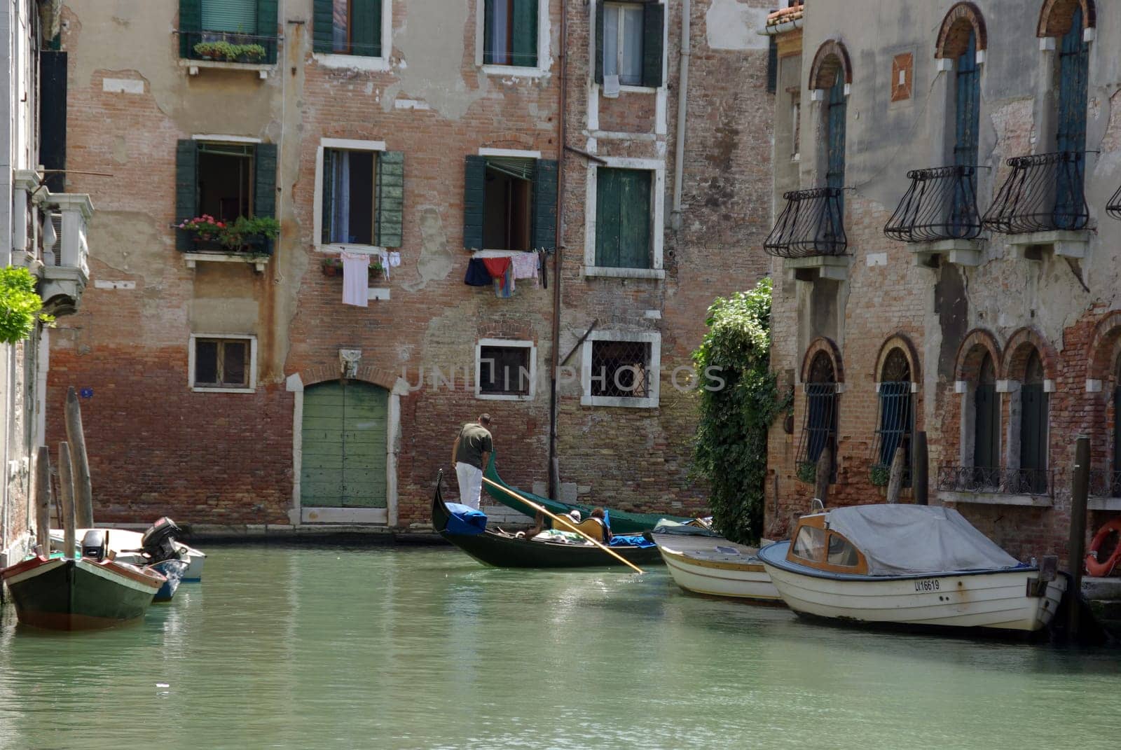 Venice - Venezia - Gondoliers