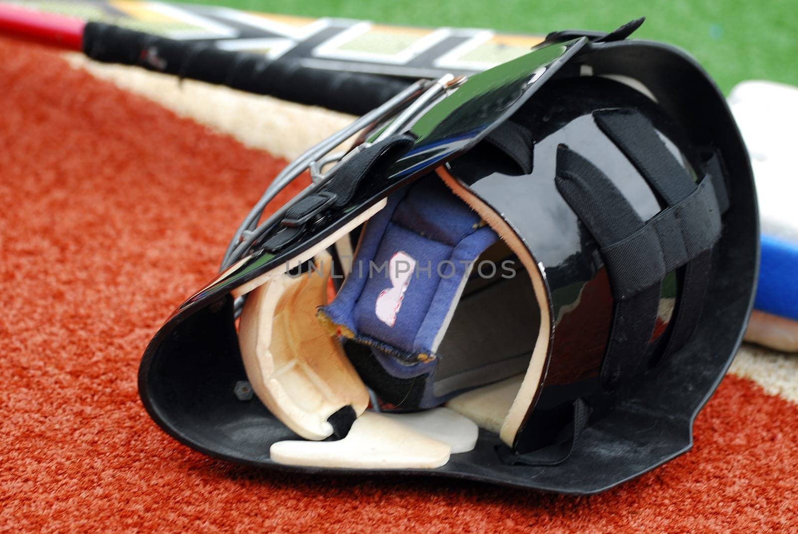 Hockey helmet