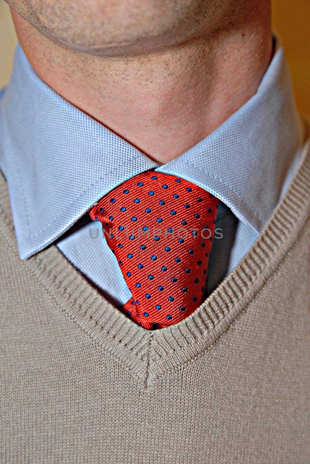 Tie V
