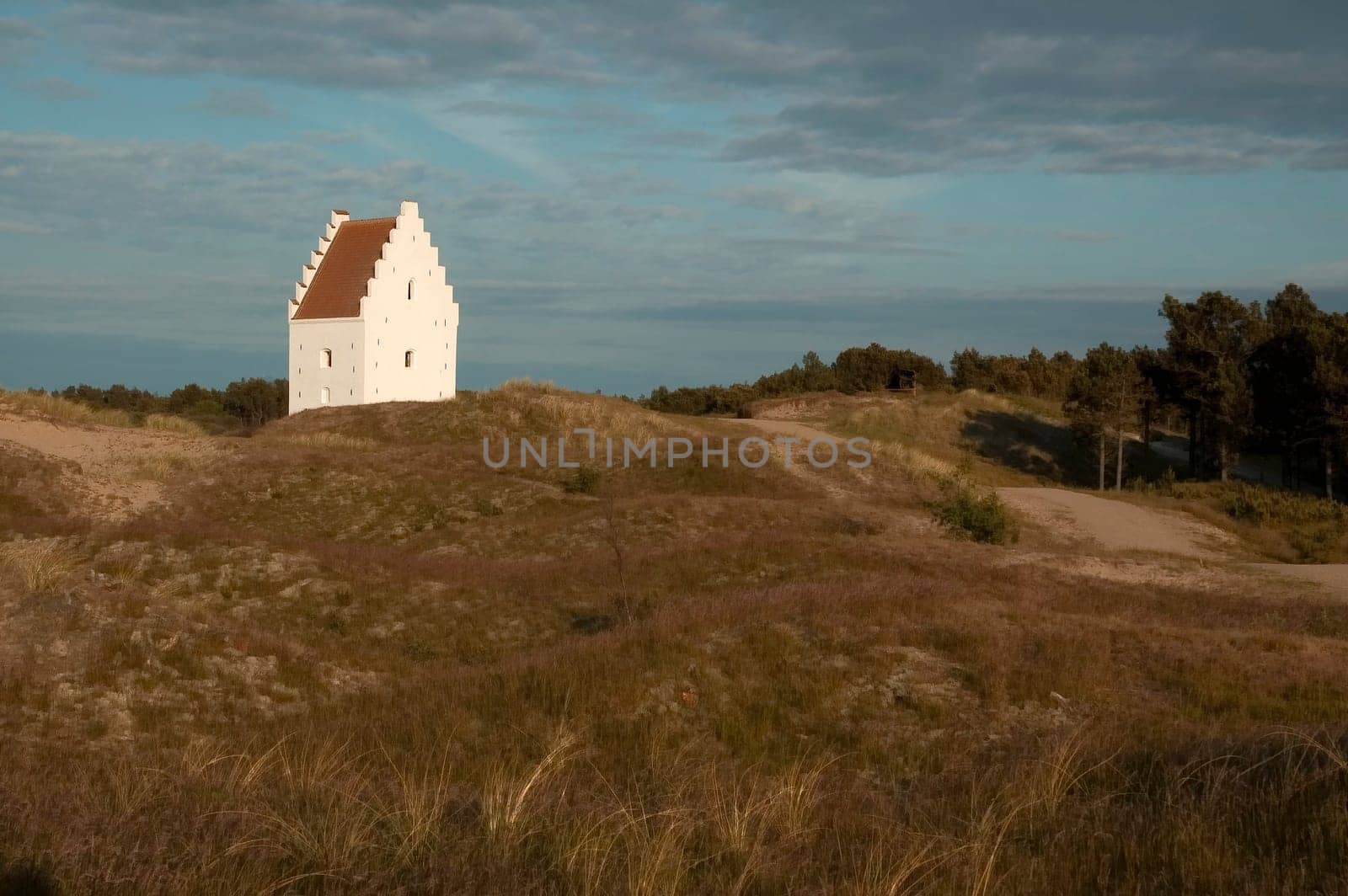 Built near Grenen. Reached by the sand in 1775 and closed in 1810. Today,only the church tower can be seen.