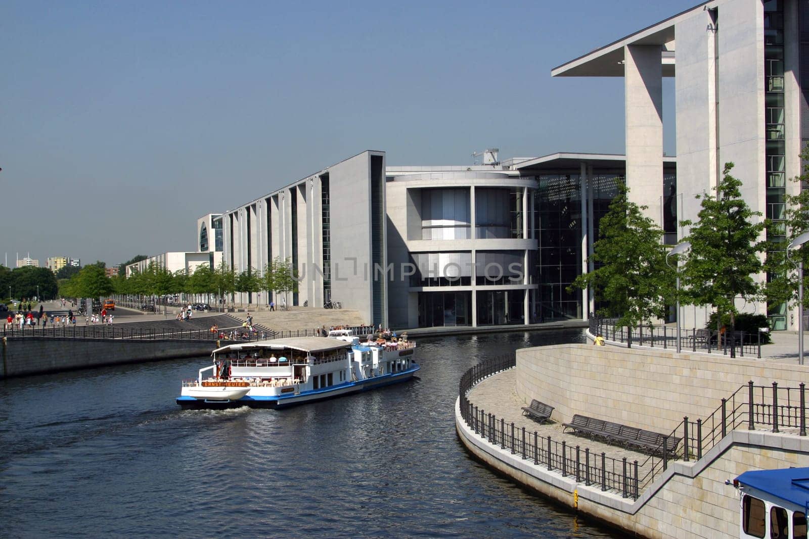 Spree with Paul-Löbe-Haus
