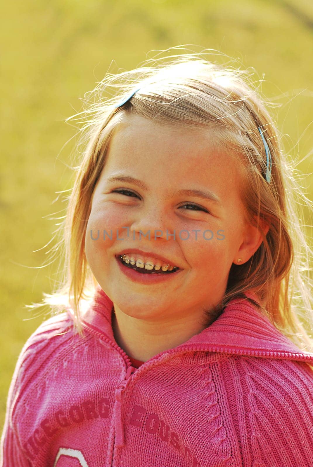 Just a snapshot.... and a little greeting to our friends..... she doesn't like to be photographed with braces anymore....!:-)