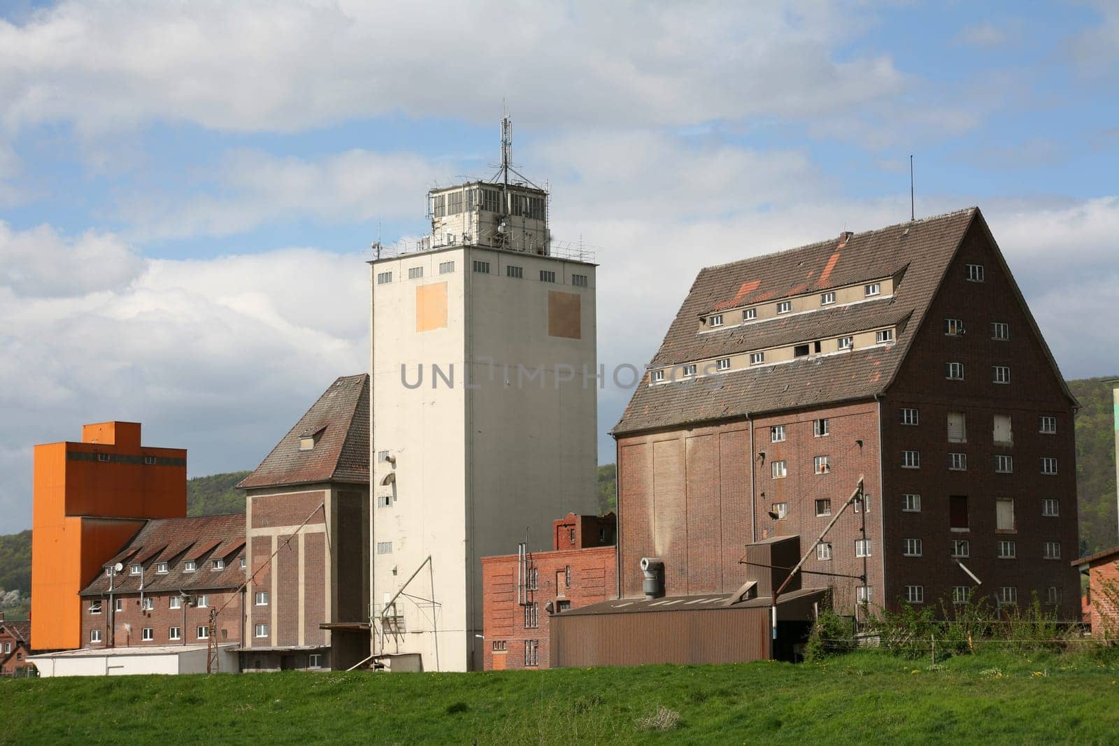 Grain mill