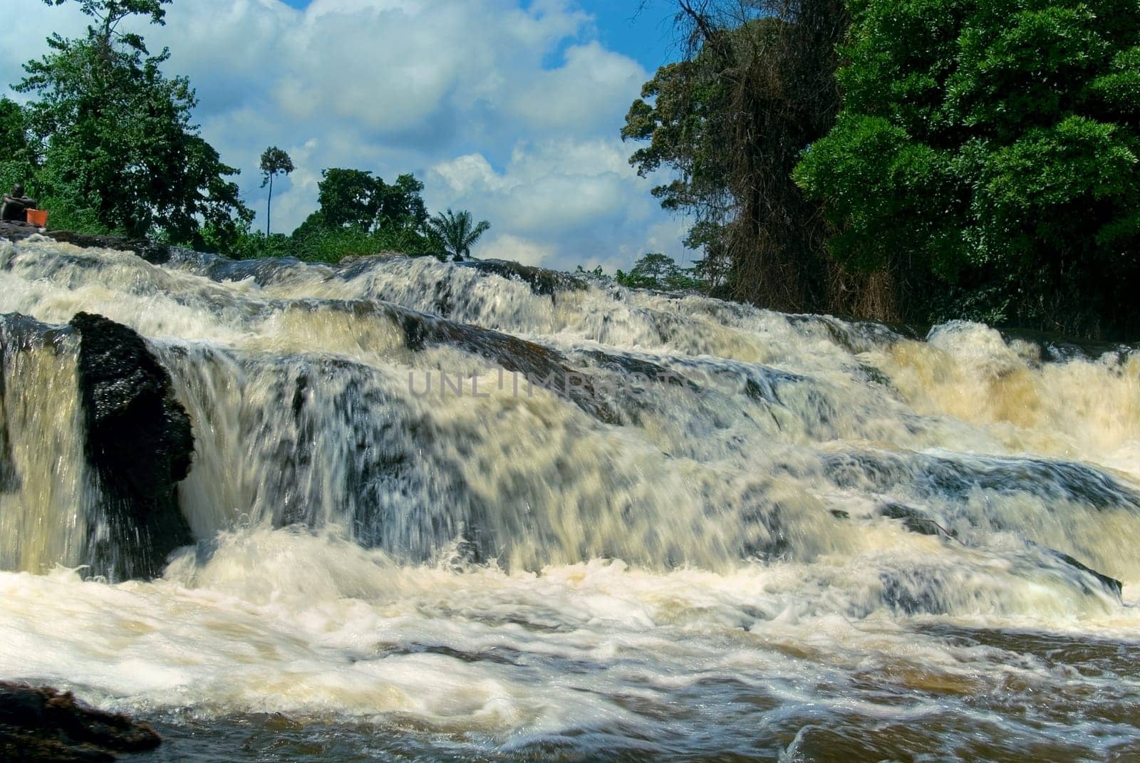 The Lobé waterfall