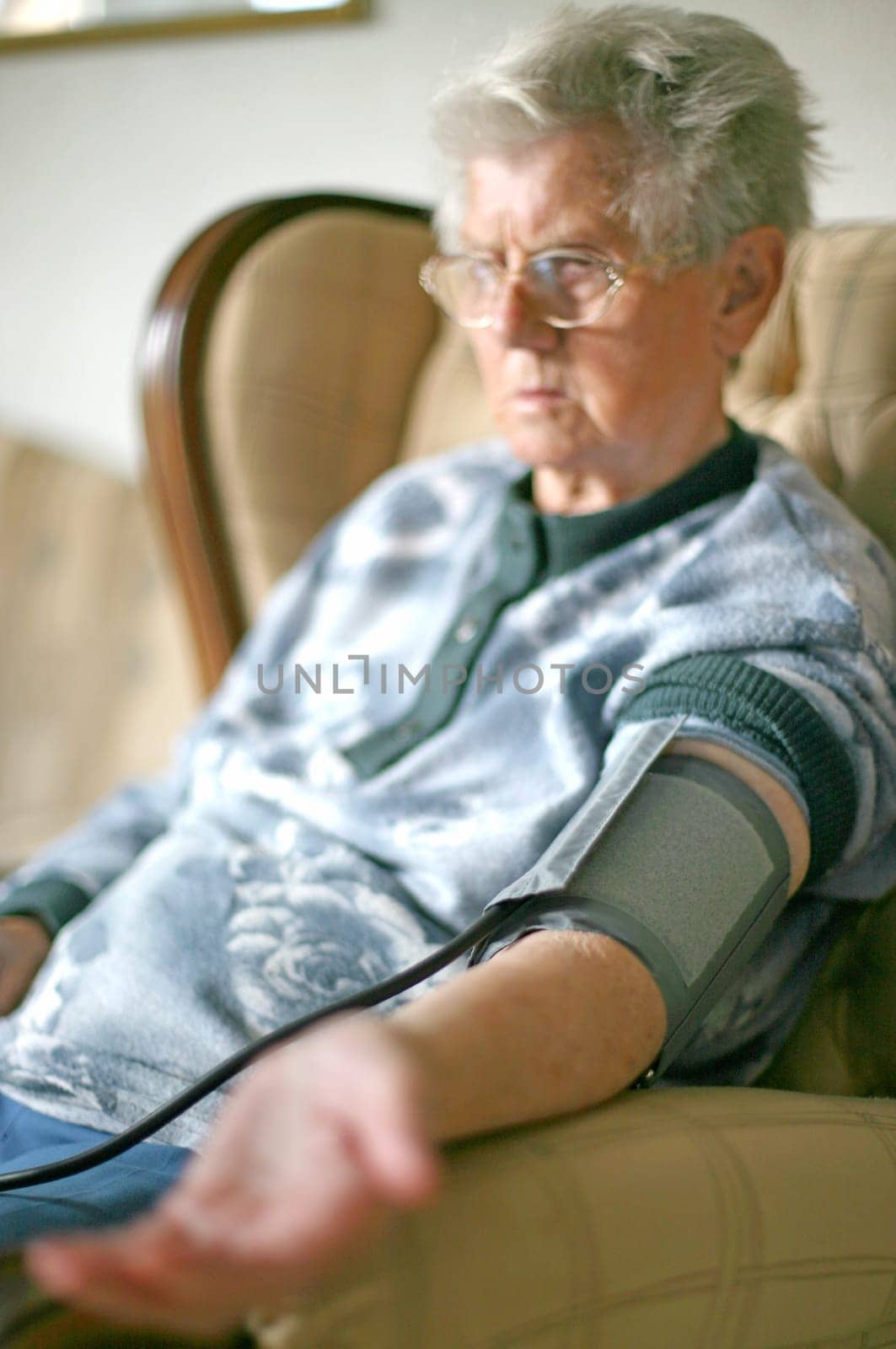 measure blood pressure
