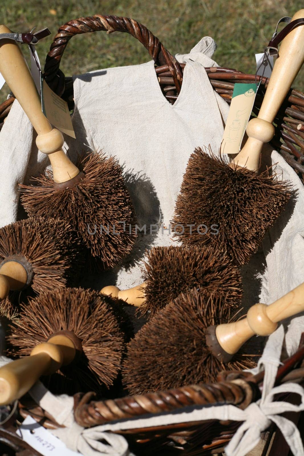 Pot cleaner brushes