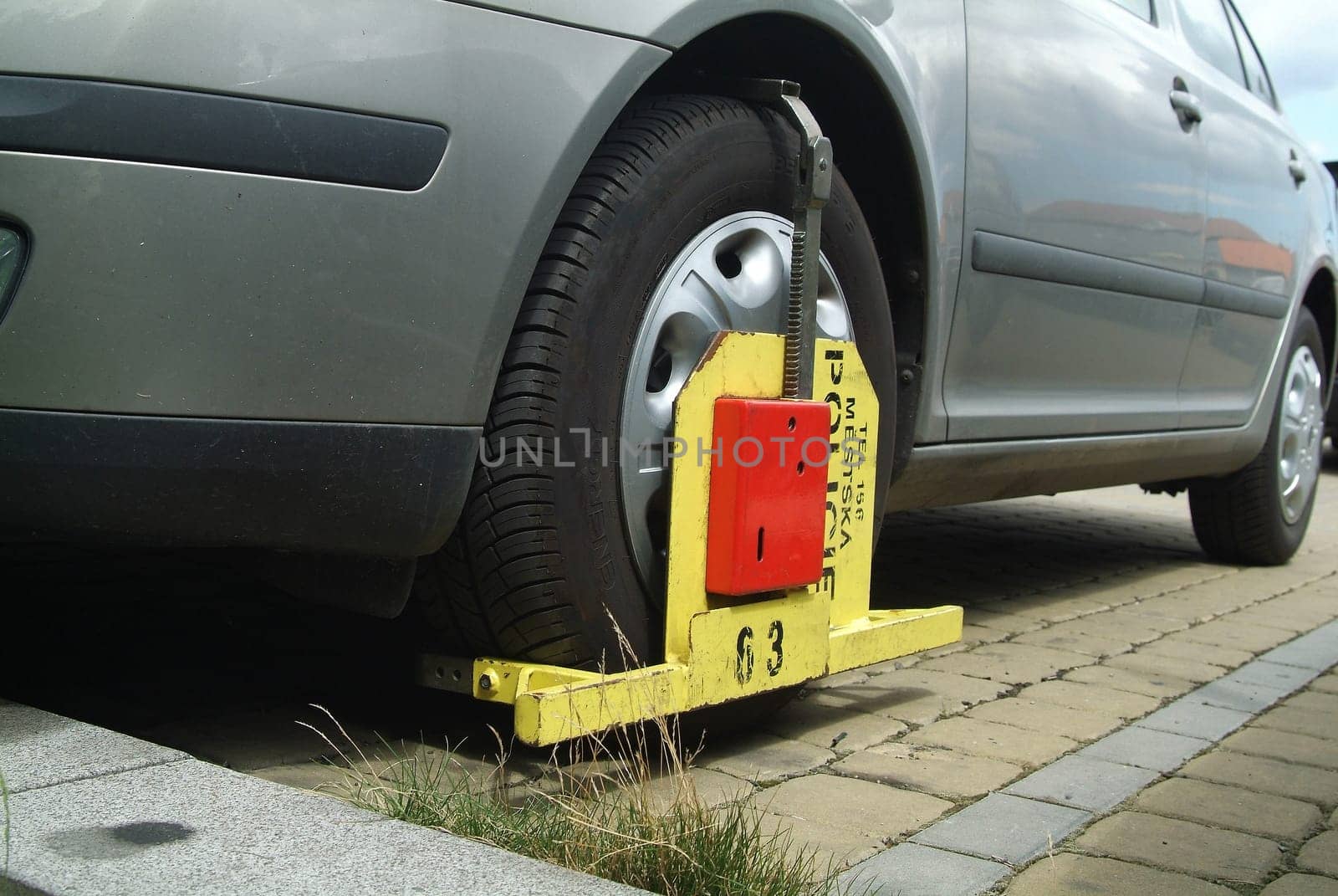 Luckily not my car... -)