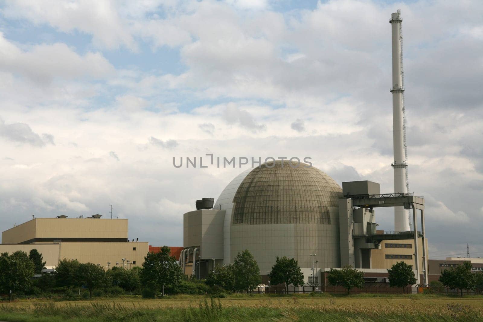 Reactor building