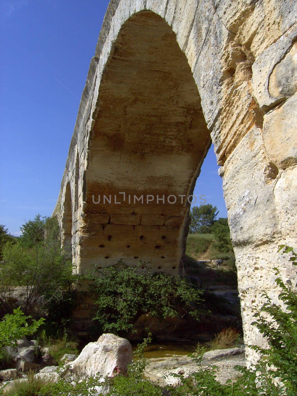 Pont Julien 02