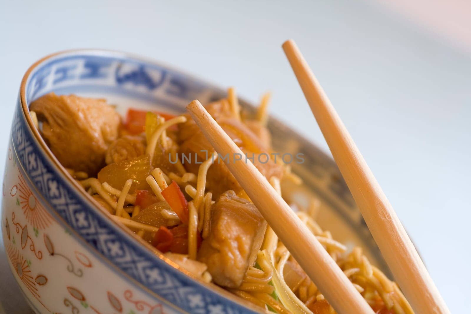 Turkey breast with vegetables and noodles