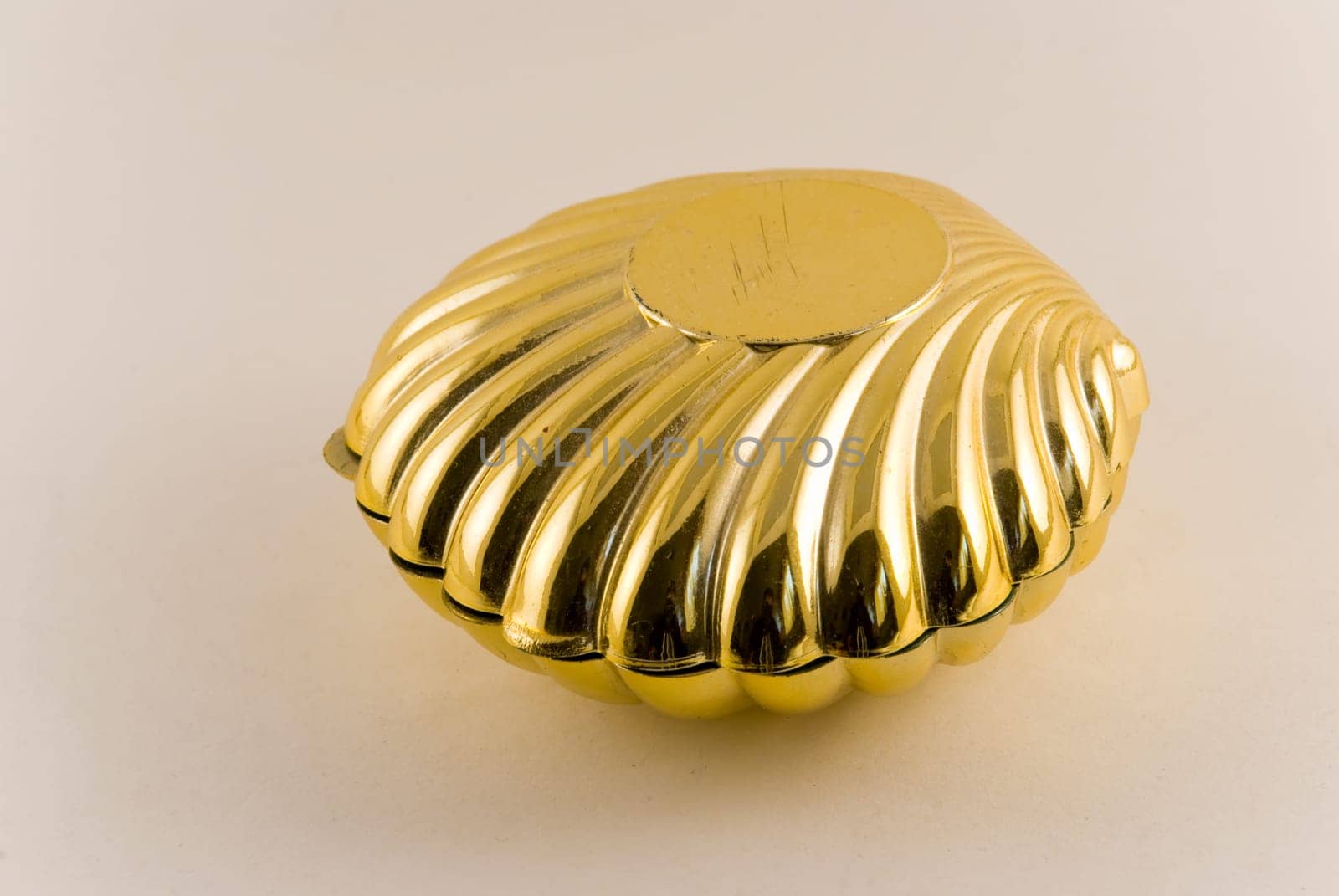 Old Gold - Casket