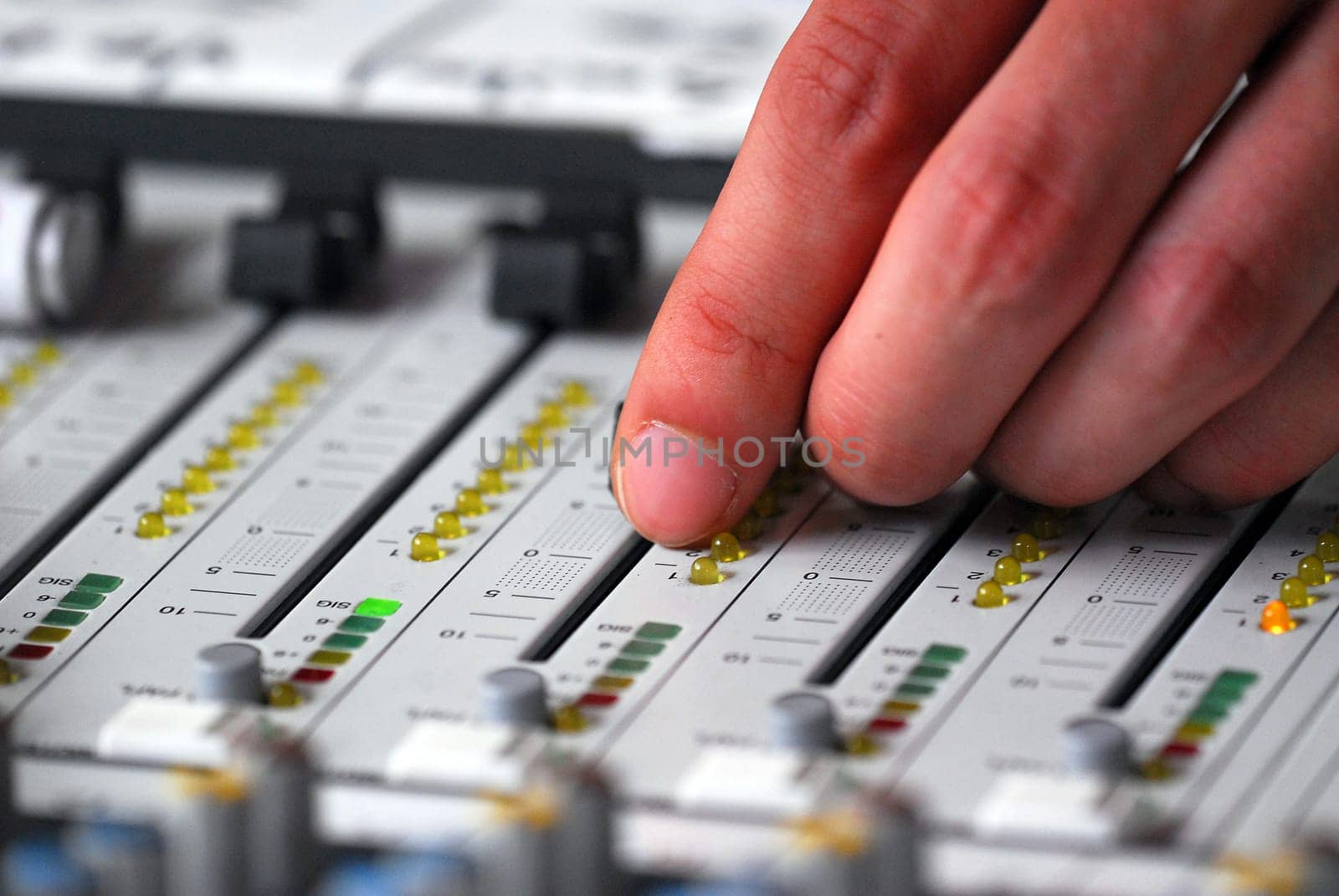 Audio Mixer