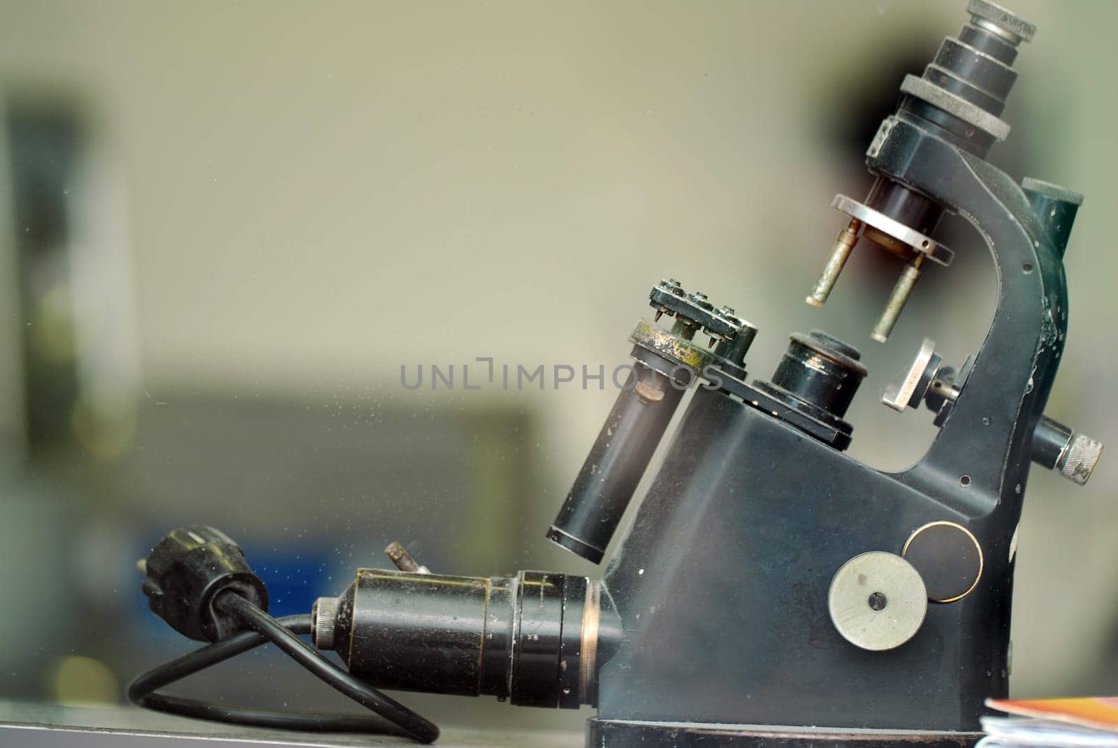Microscope