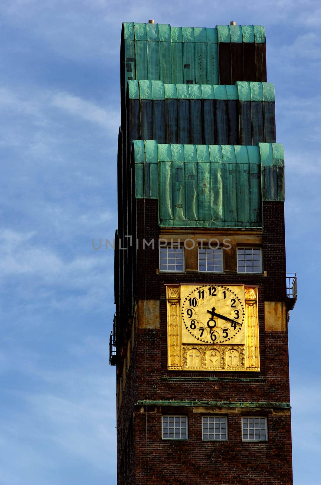 WEDDING TOWER