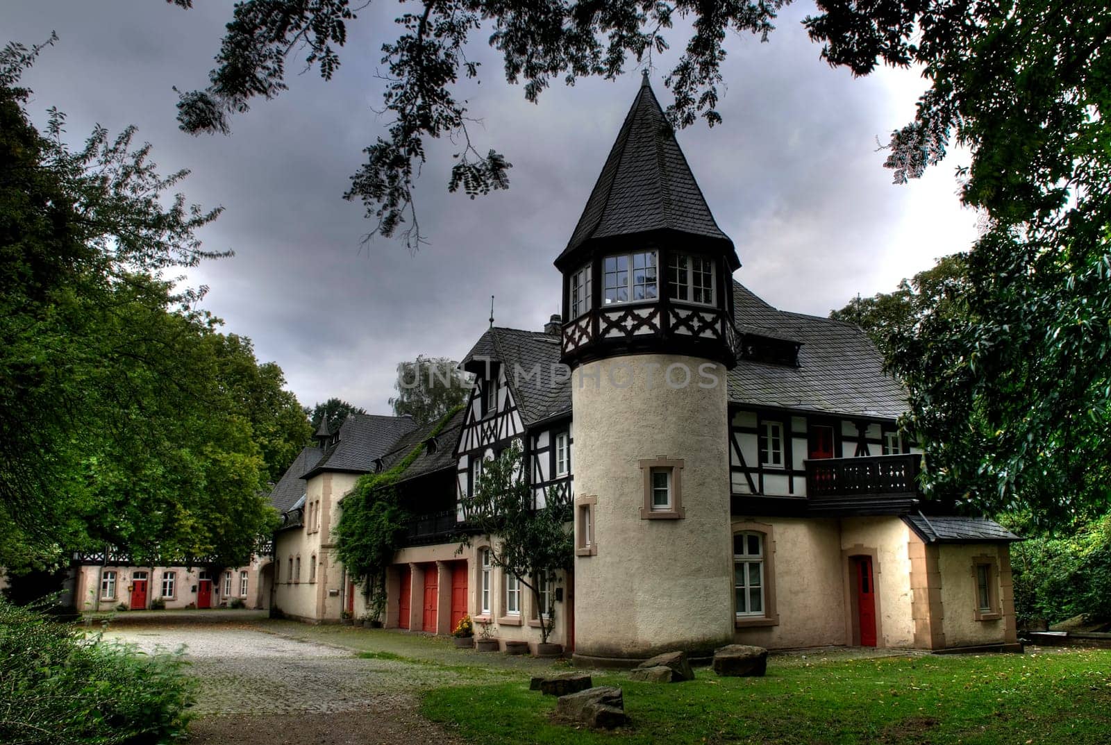 In the district of Eller next to Schloss Eller you will find these old inhabited half-timbered houses.