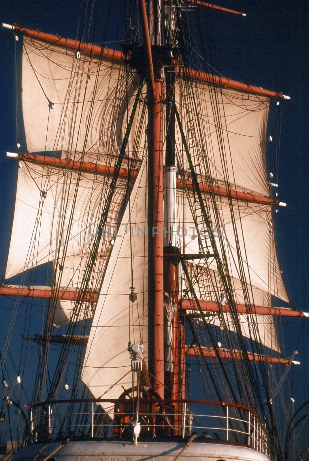 Sailing ship
