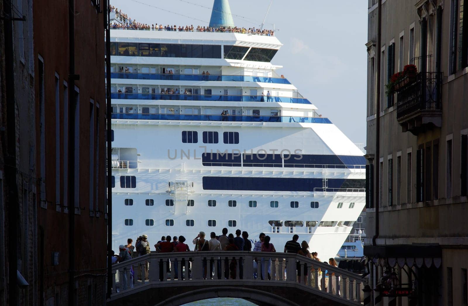 look and be amazed - luxury steamer