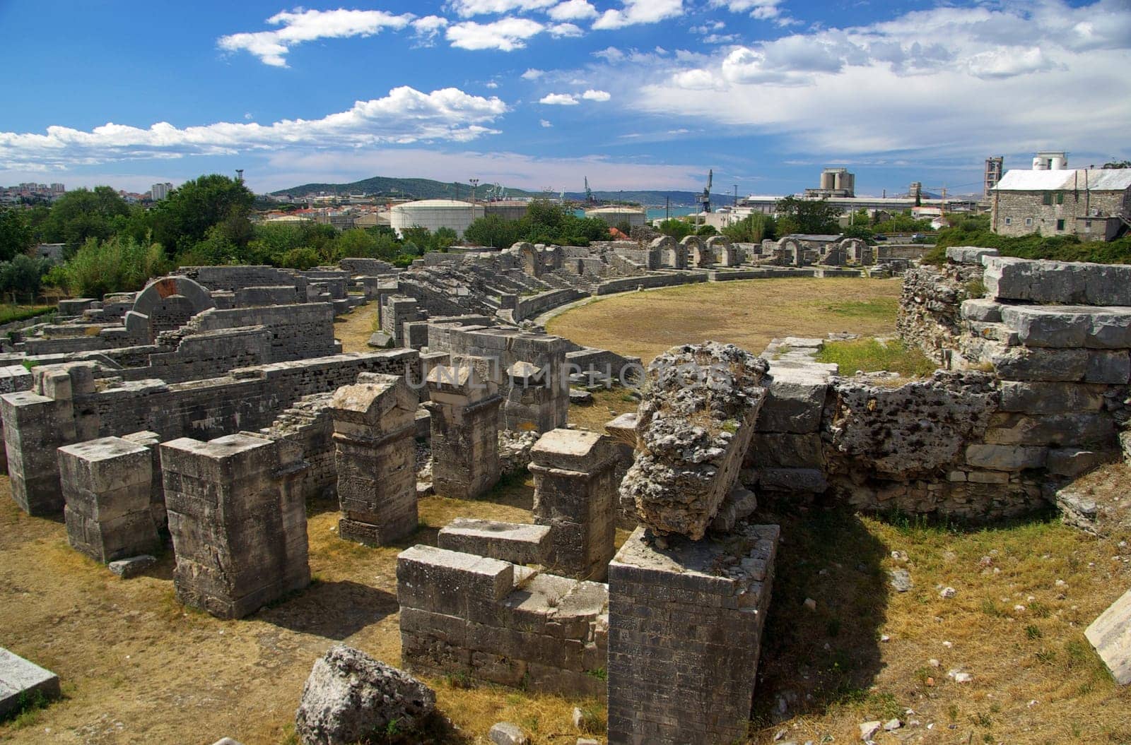 Salona 12