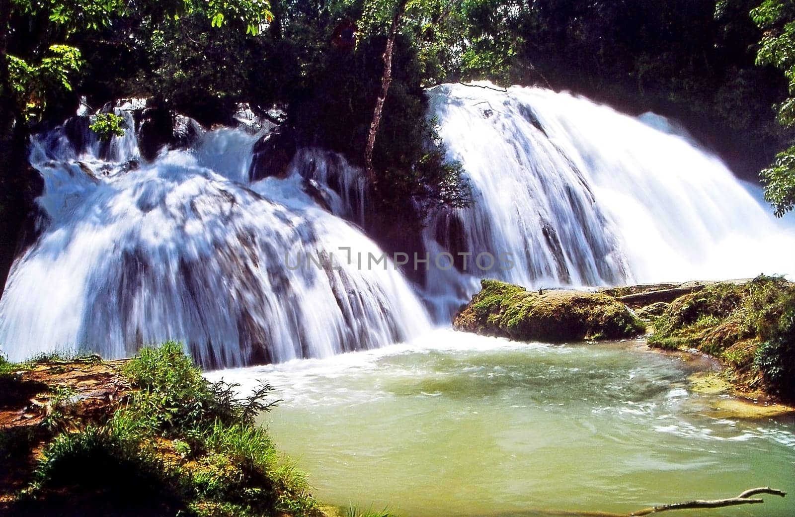 Agua Azul Meexico