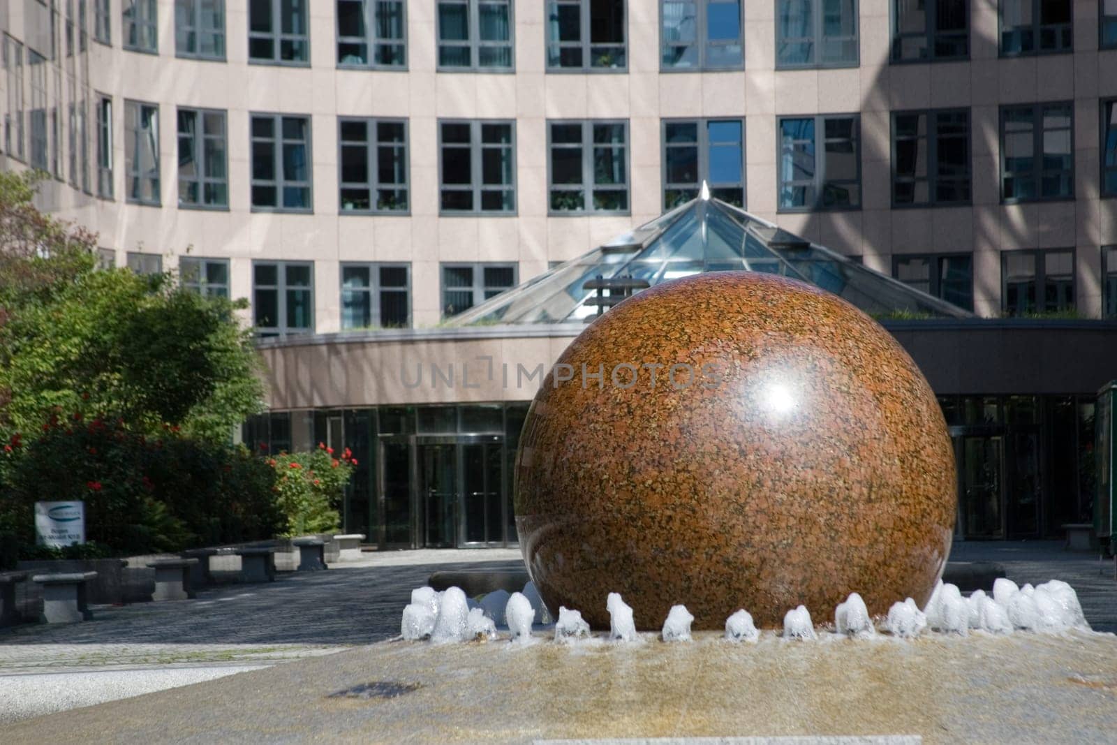 Ball fountain