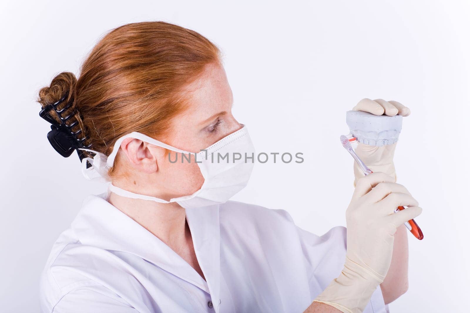 Show how to brush your teeth