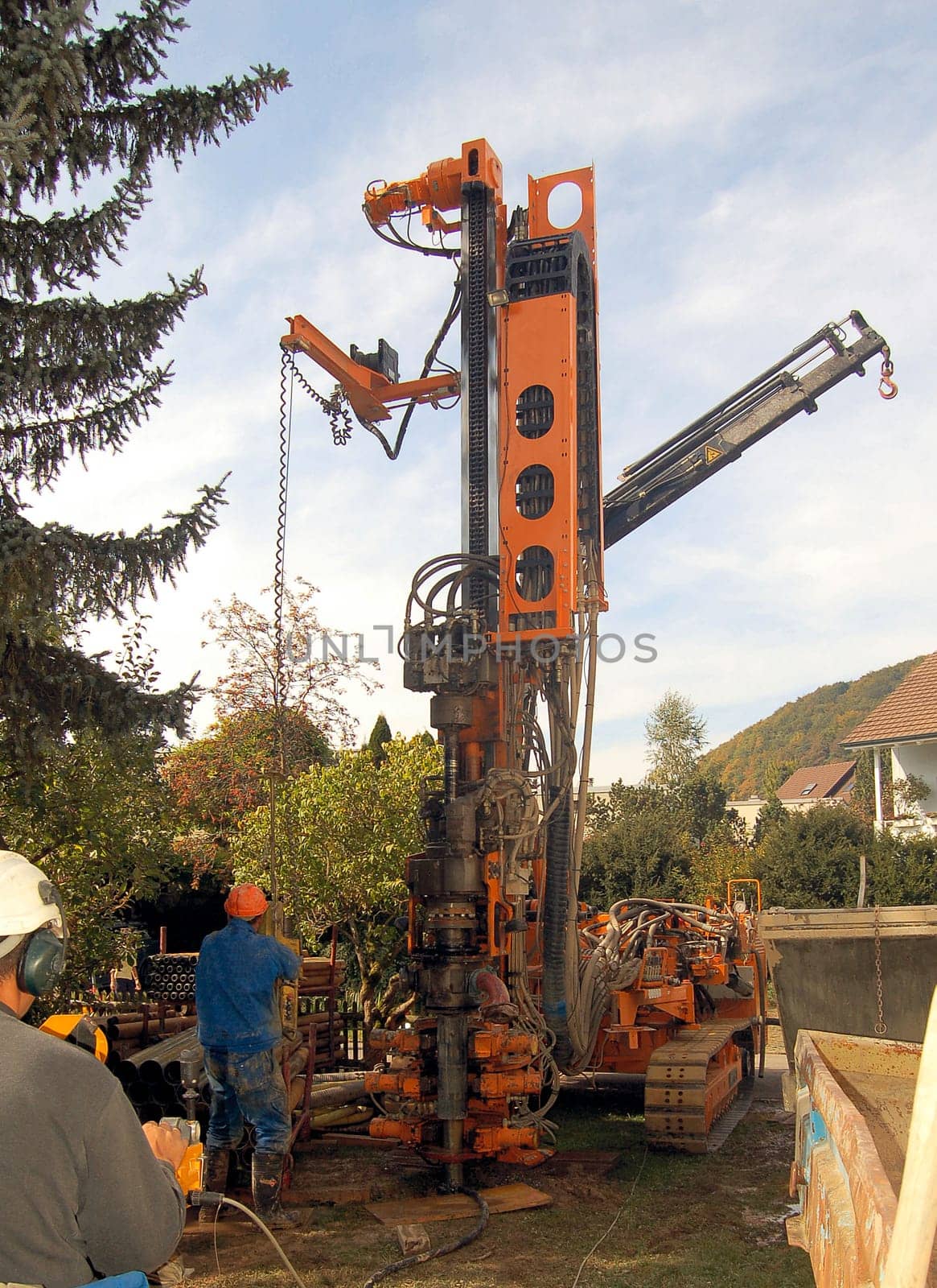 Drilling rig for deep drilling