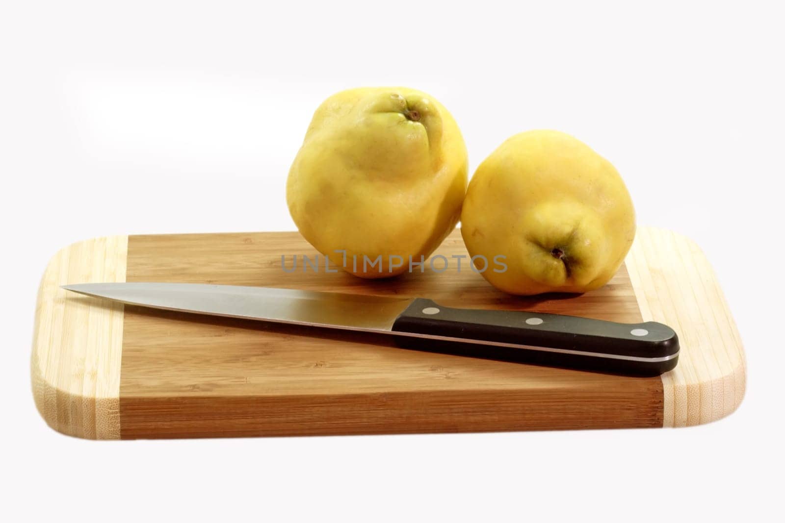 Quinces on the cutting board