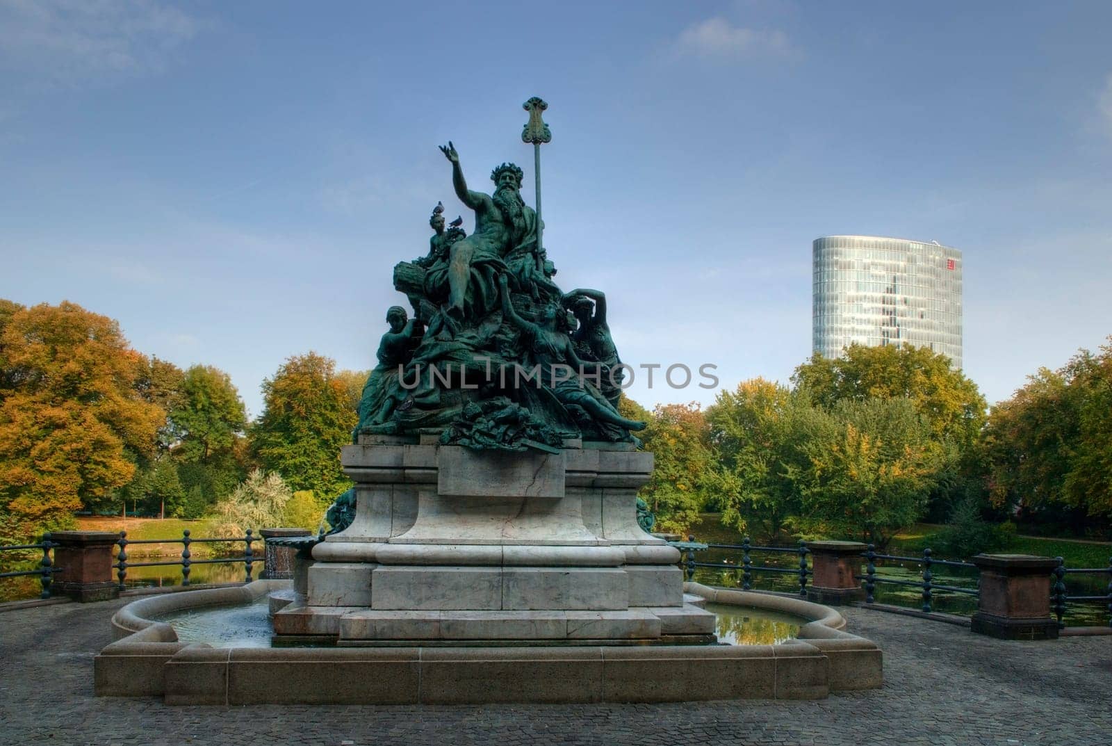 Neptune at the Swan Mirror