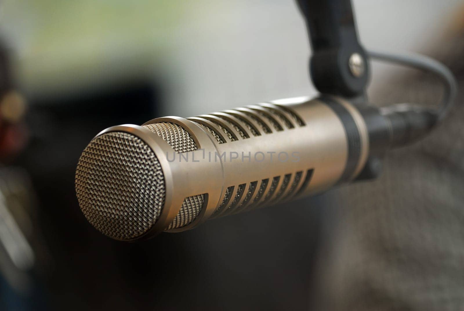 Microphone