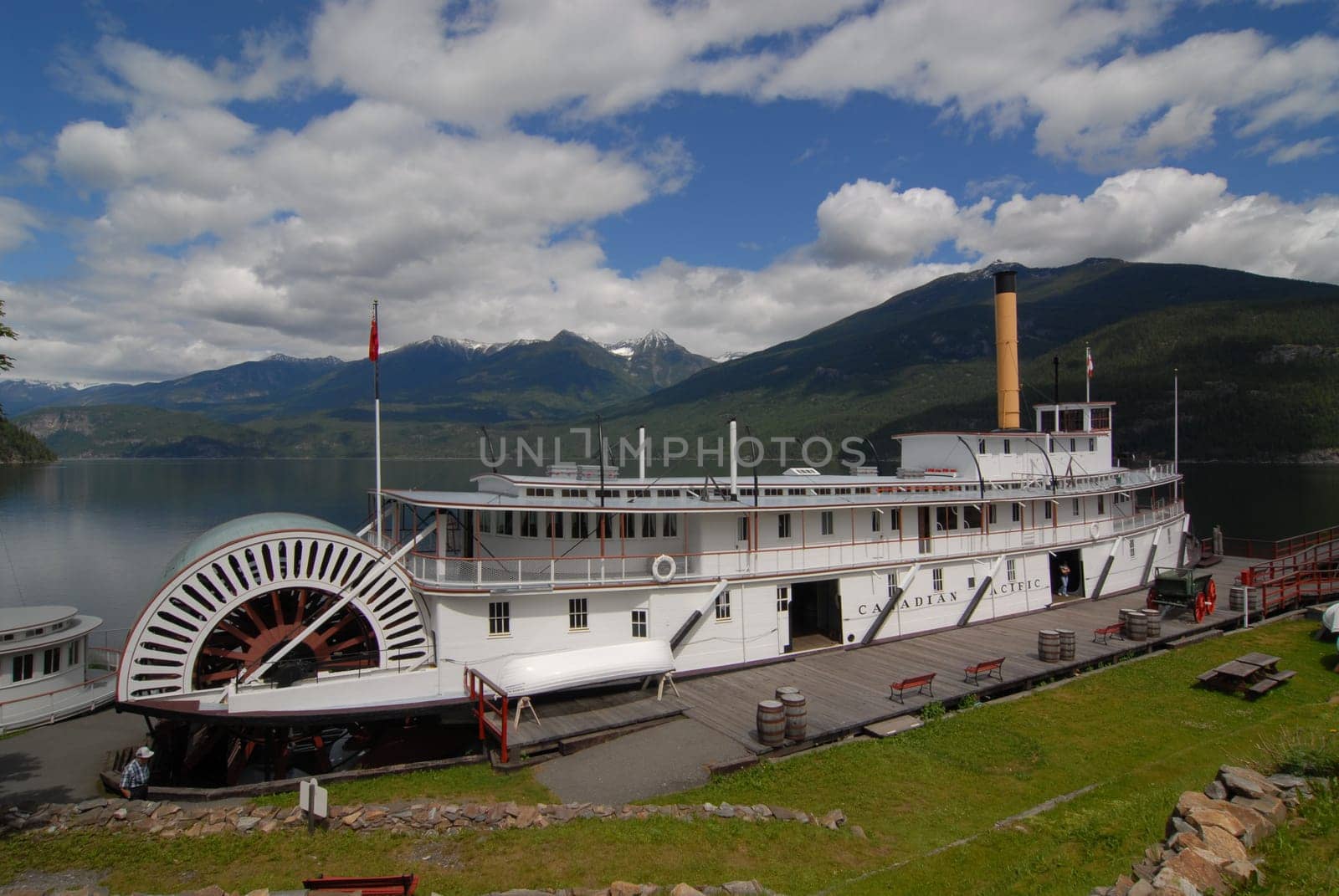 Paddle steamer