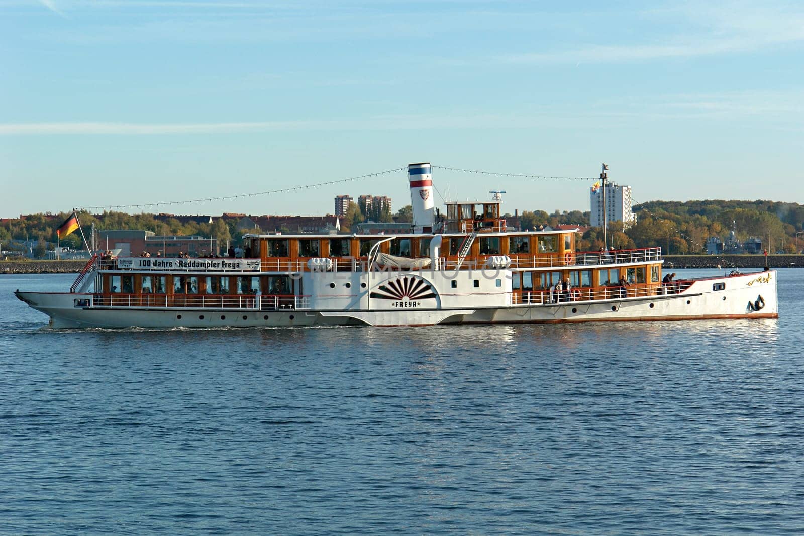 Paddle steamer Freya