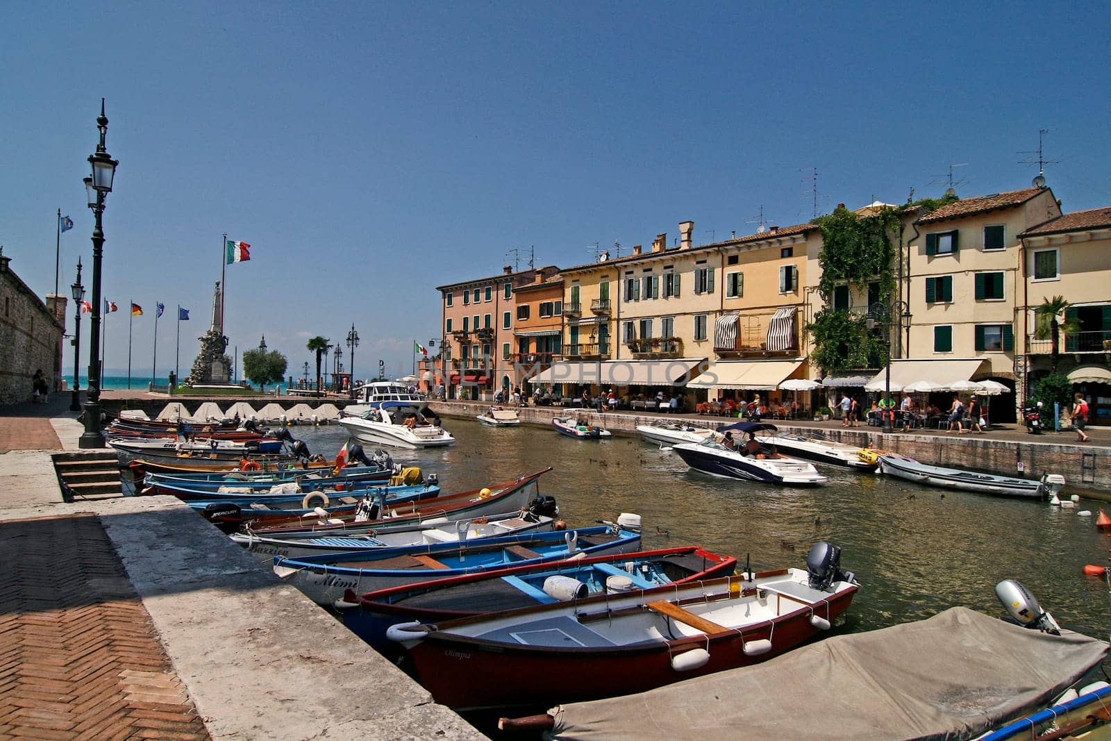 Lazise, kleiner Hafen, Gardasee