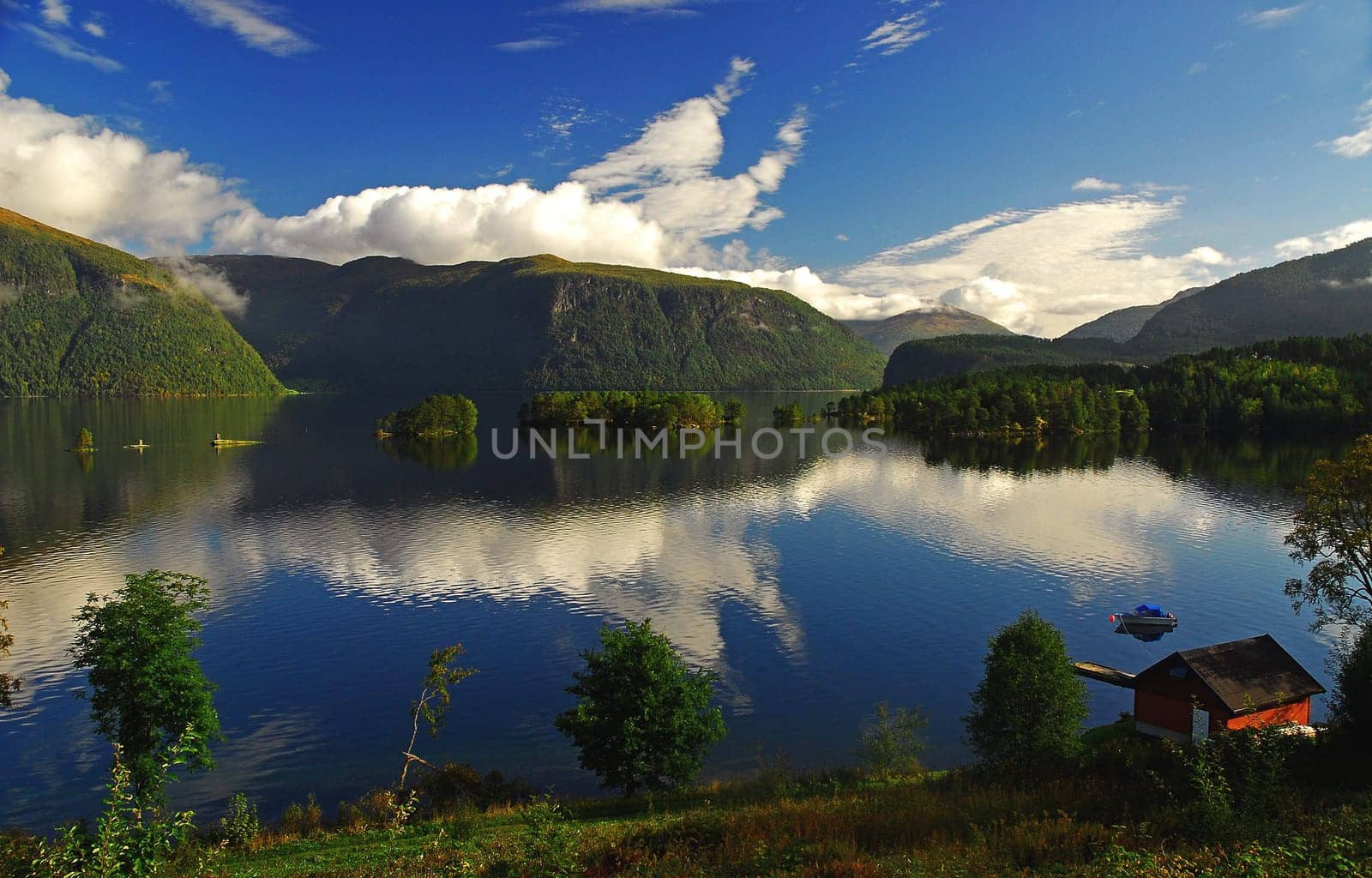 I rummage around in the Norway archive from time to time......!:-)