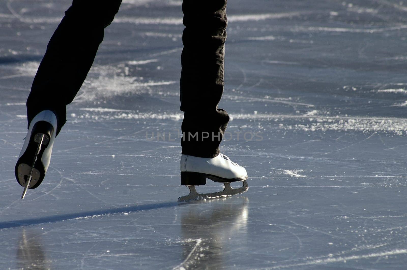 SKATING