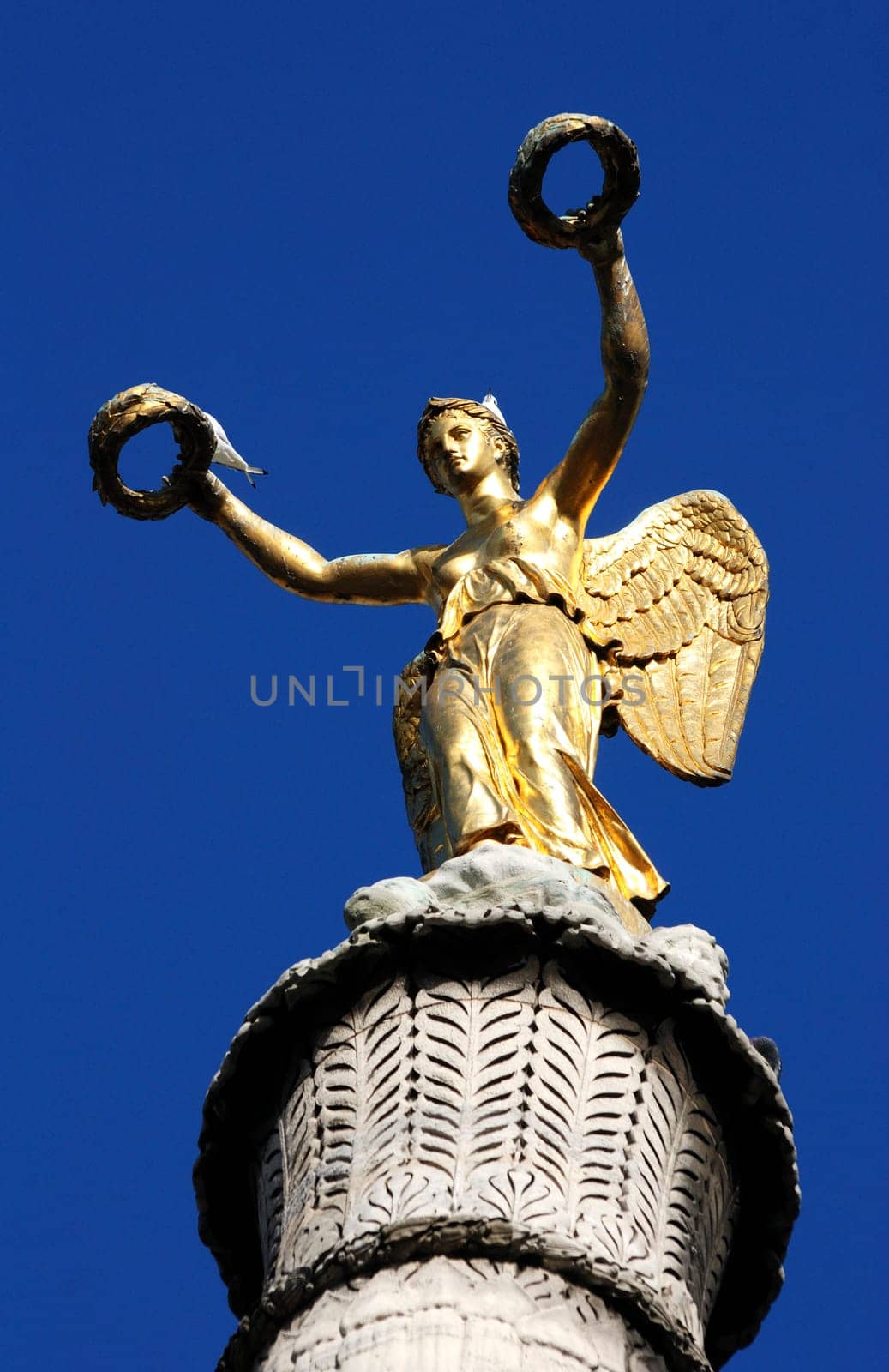 Golden Statue - Paris