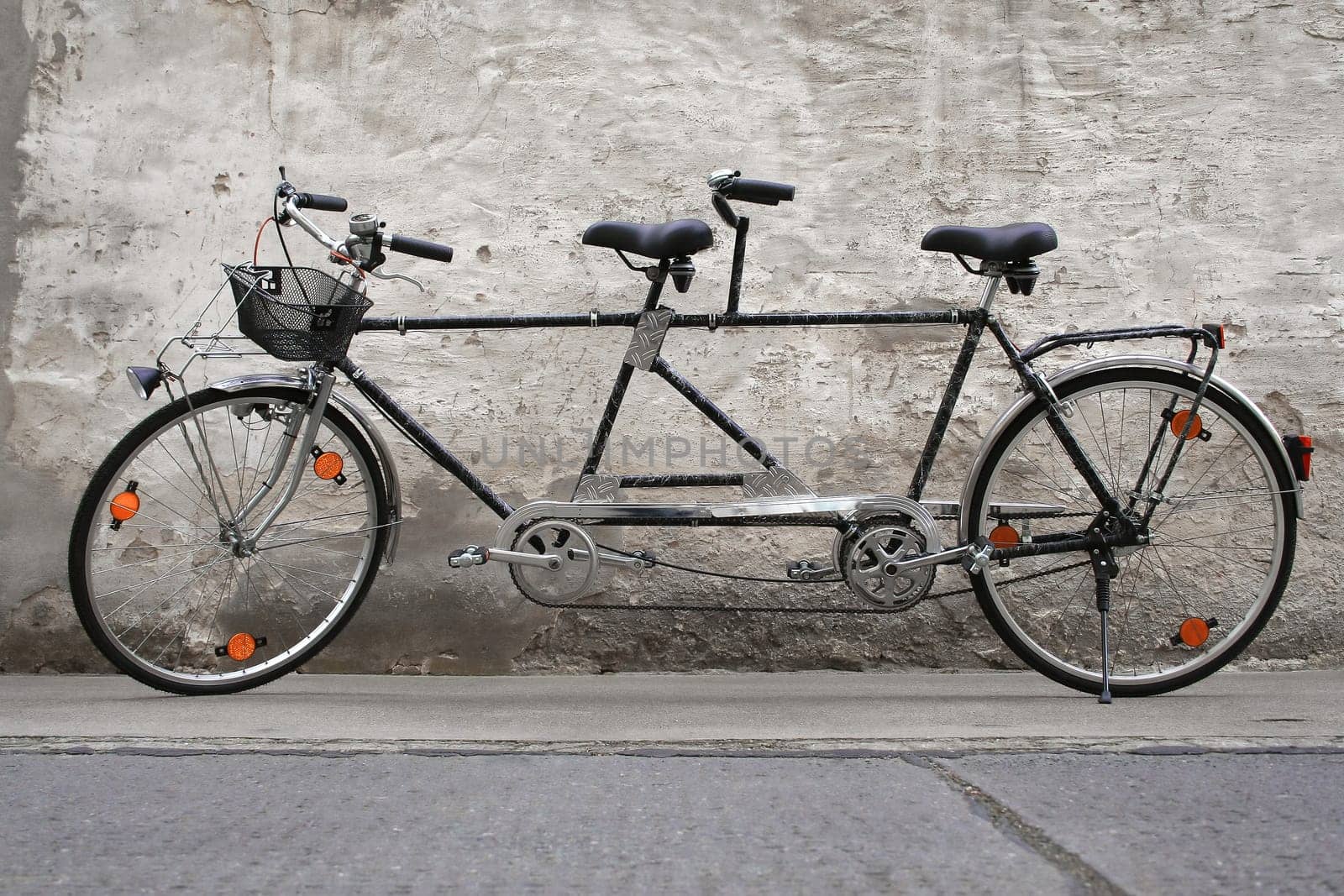 Tandem