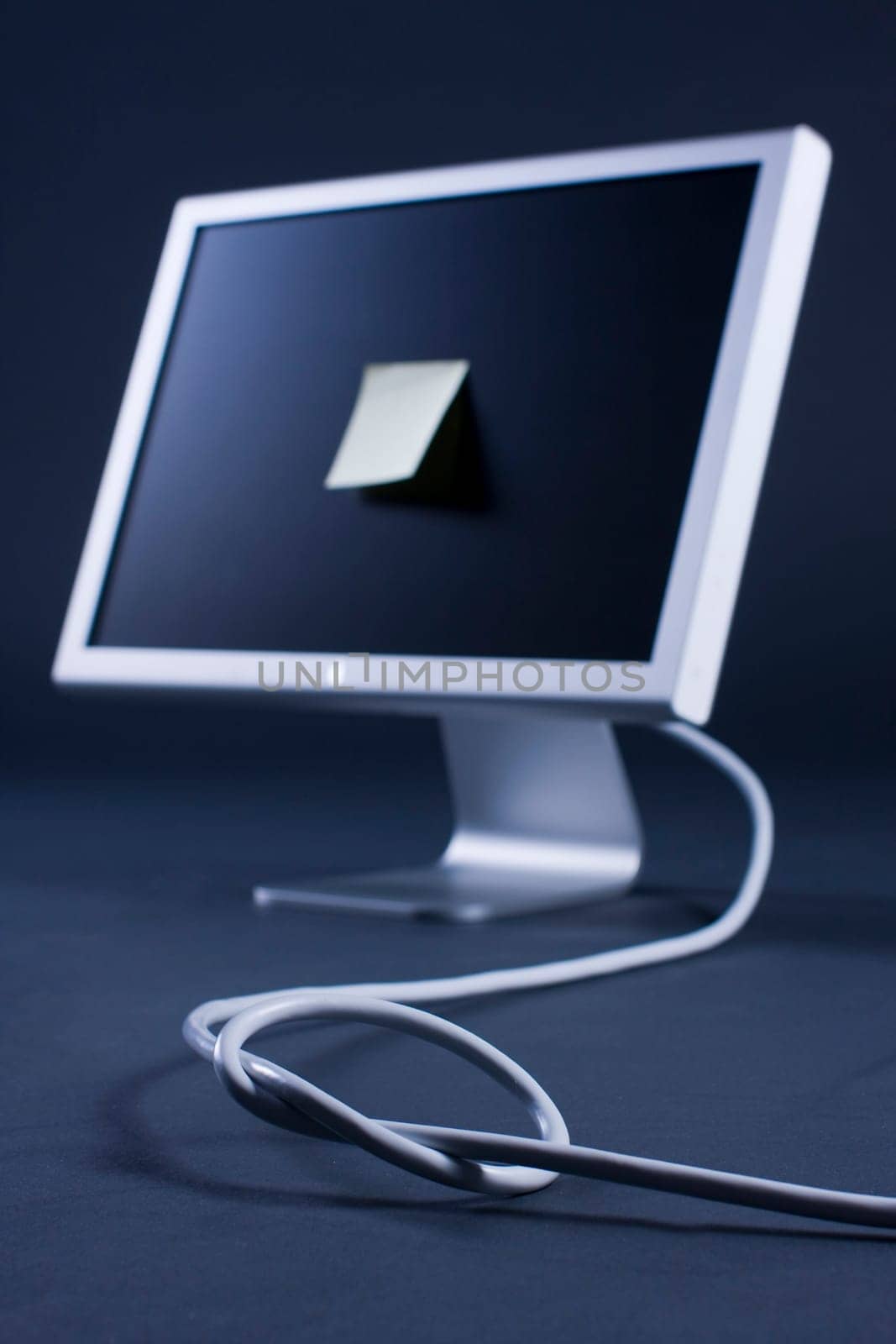 Monitor with note and cable