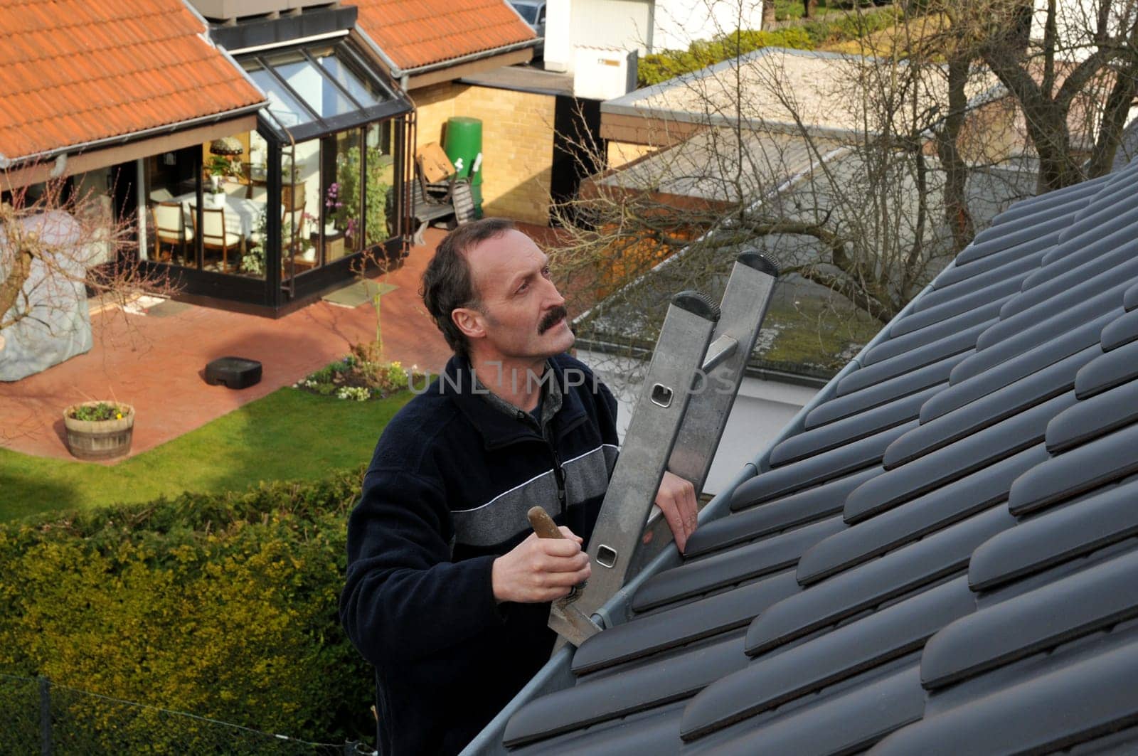 Cleaning gutters