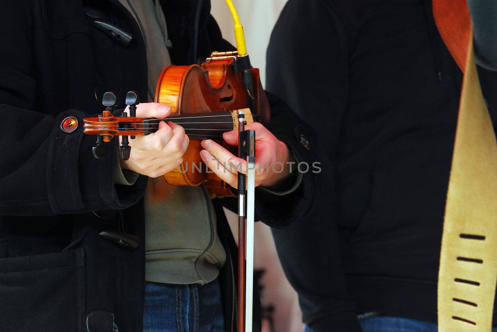 Plucking the violin