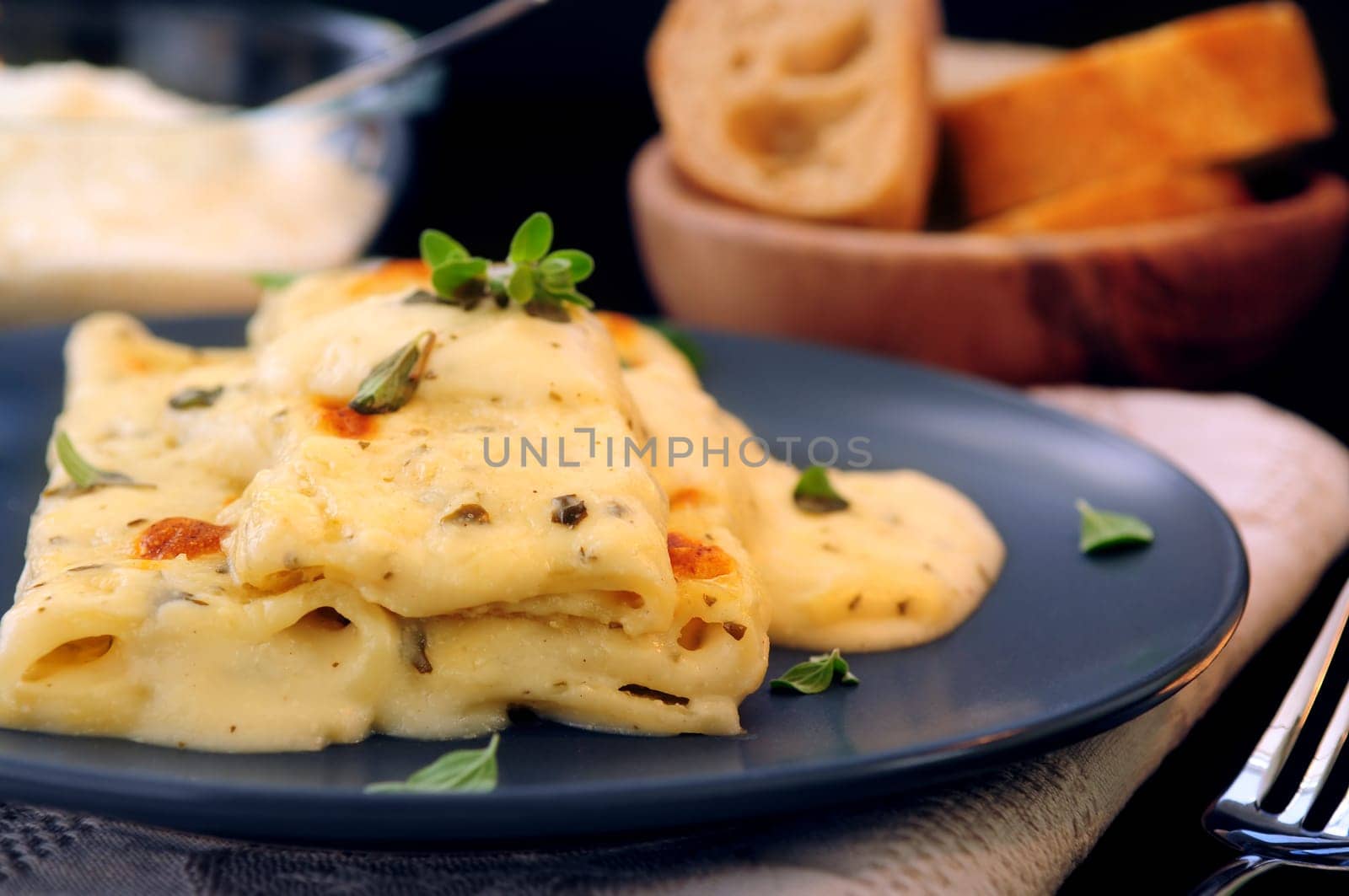 Cannelloni pasta