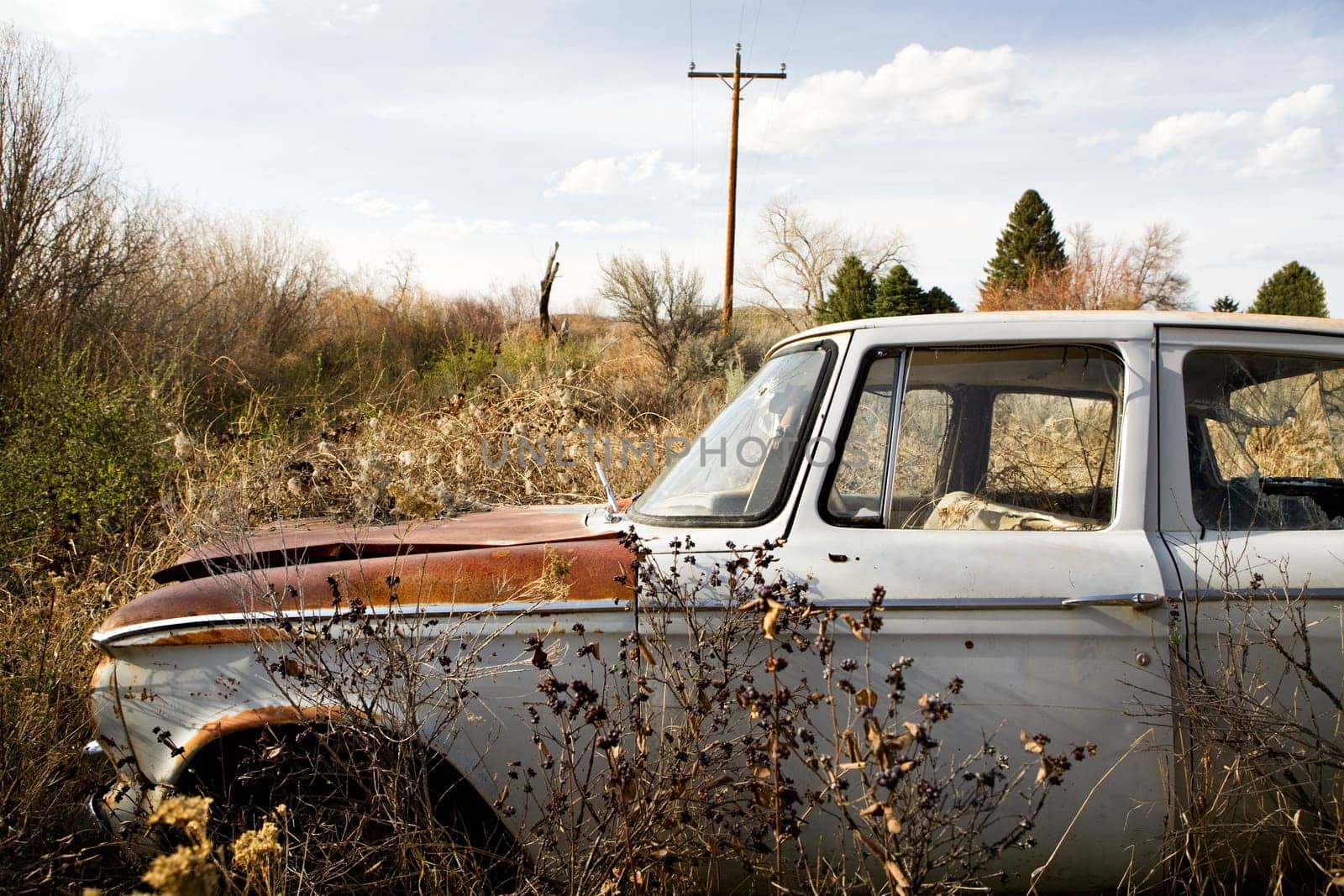 abandoned car in wyoming