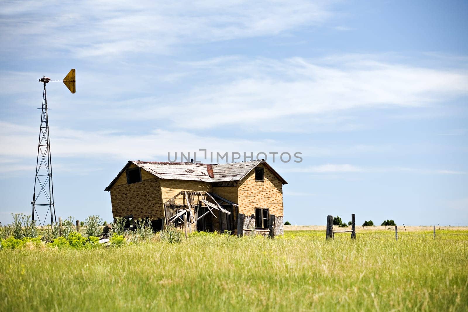 abandoned house in rural usa