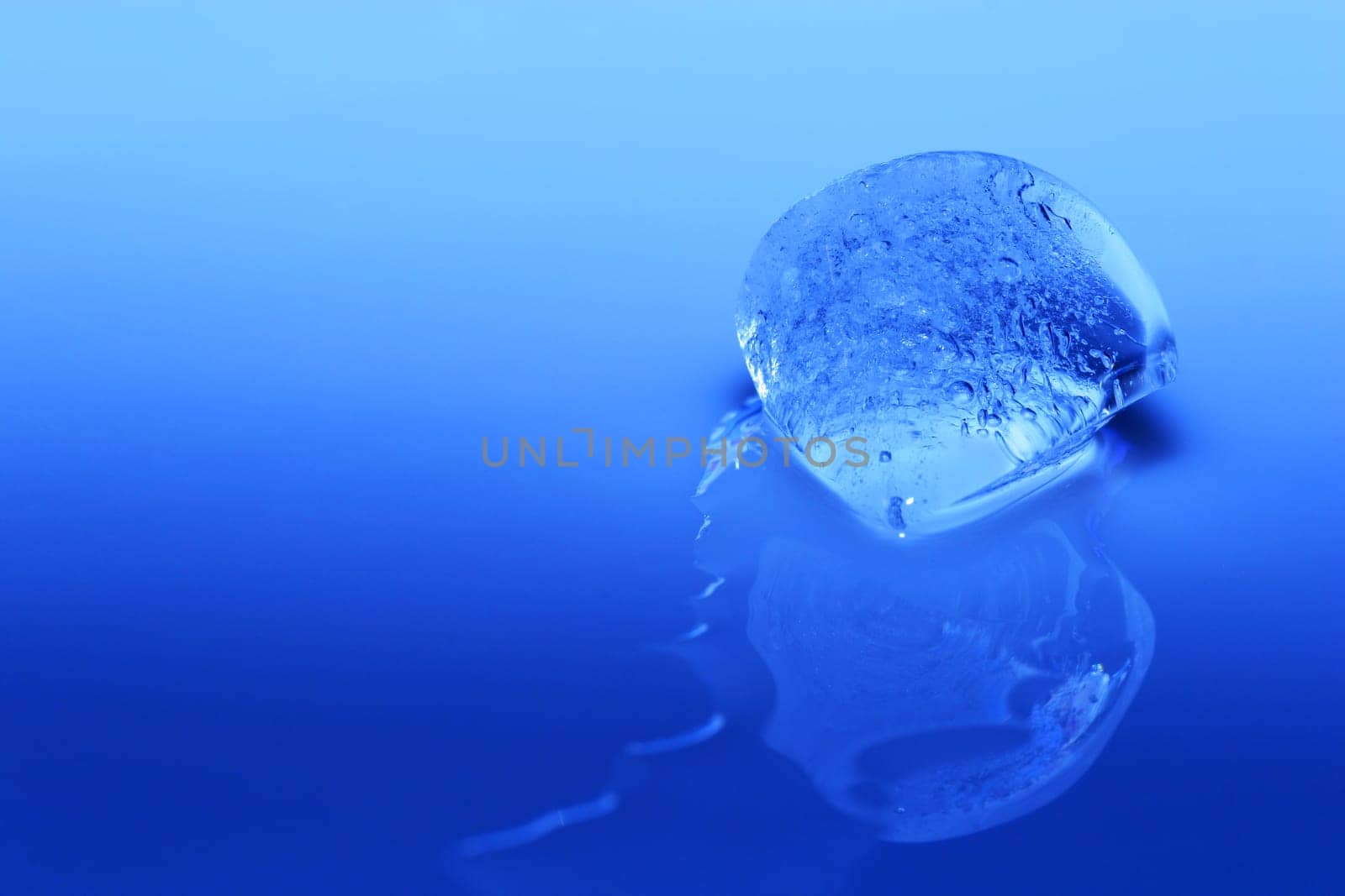 blue cube