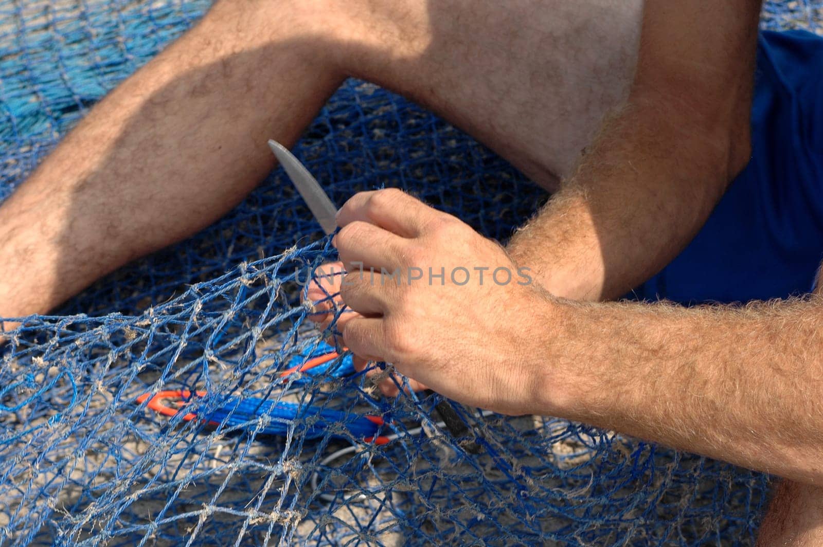 Repairing a fishing net