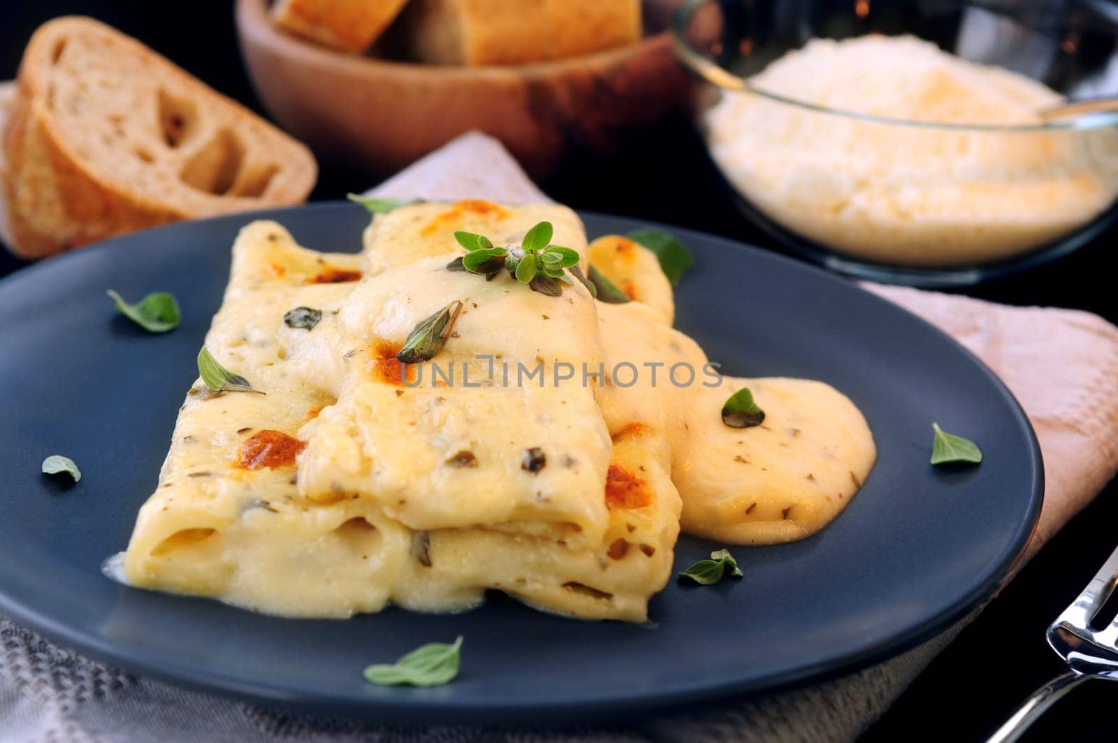 Cannelloni pasta