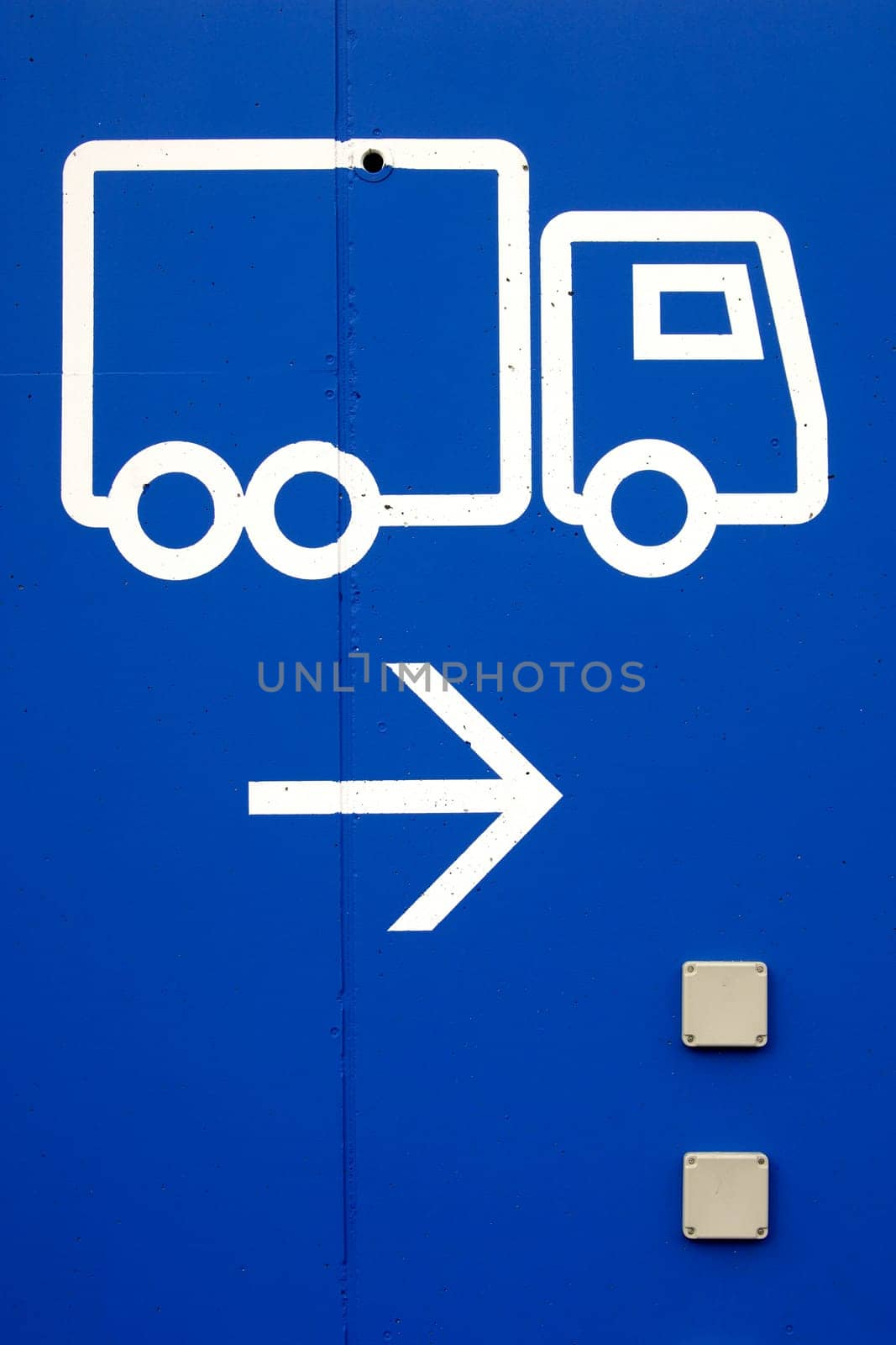 Signpost access for trucks
