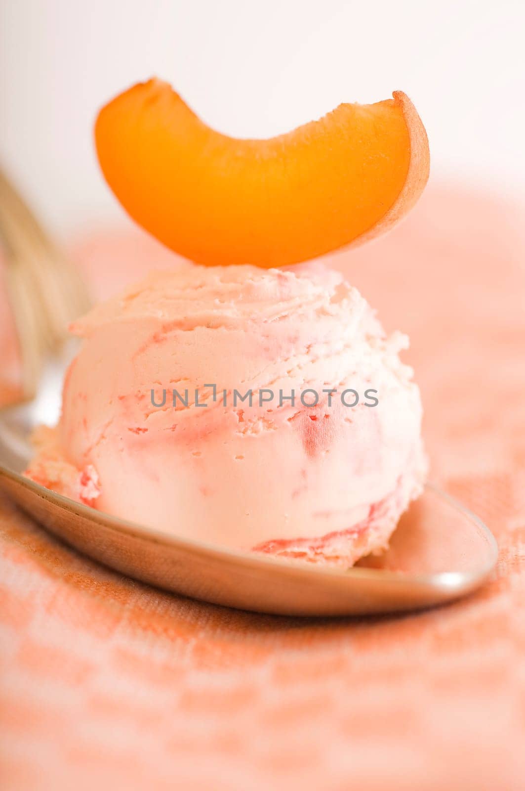 Apricot ice cream