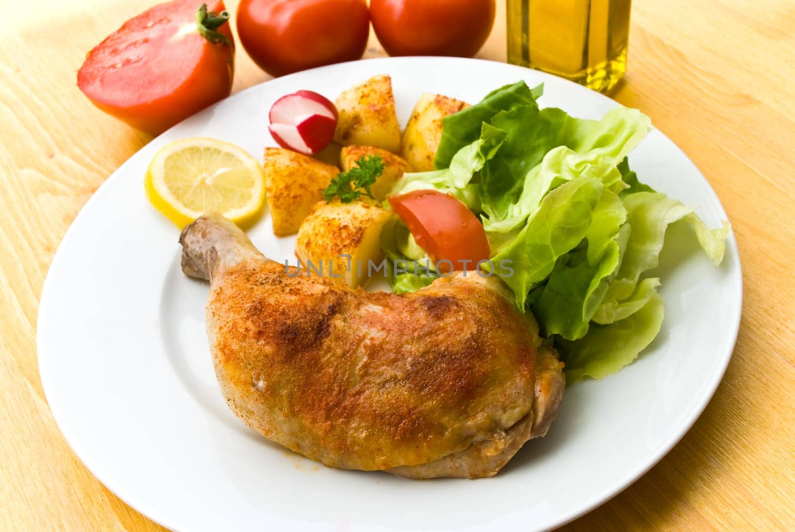 Chicken leg,fried with fried potatoes